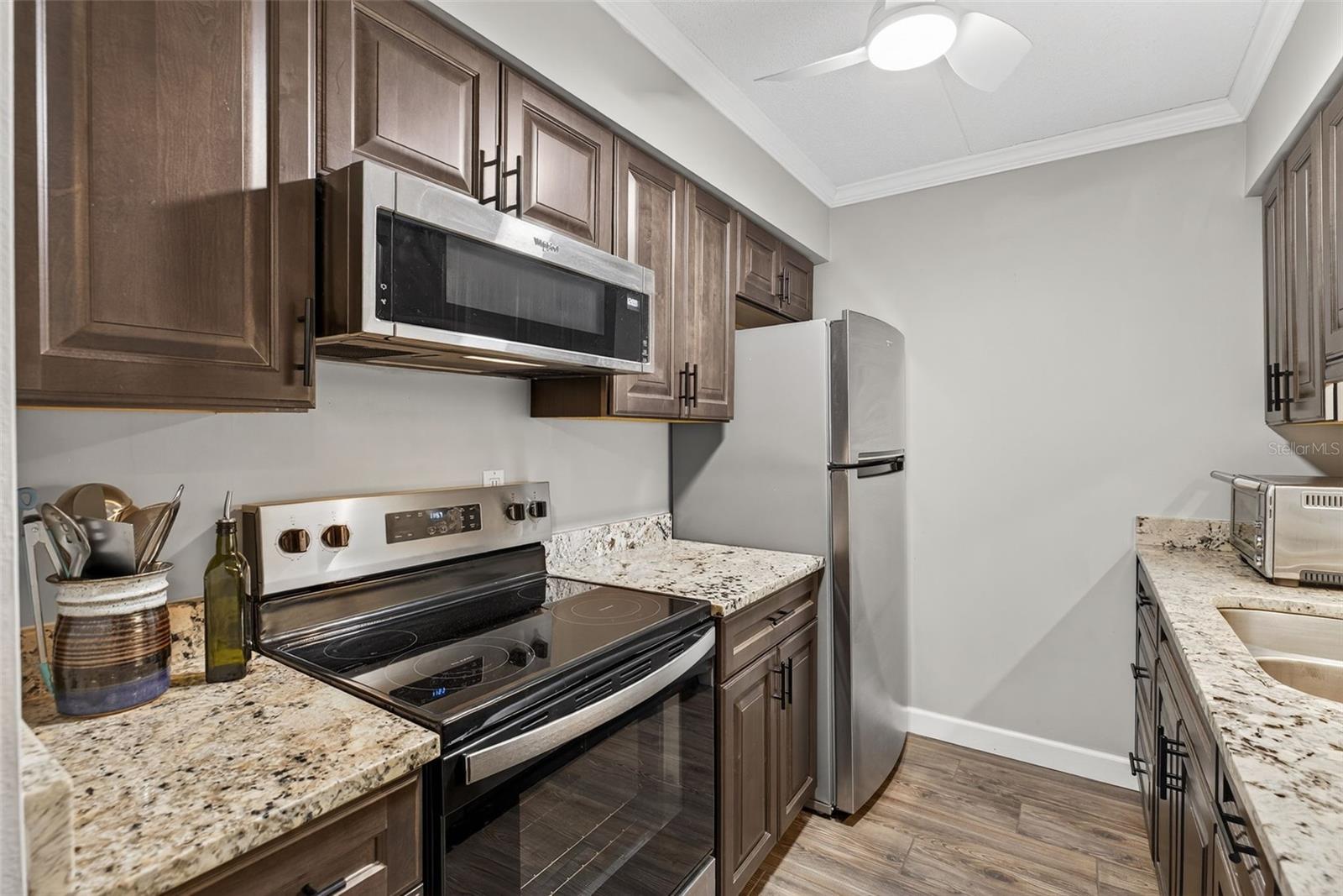 Image 6 of 17 For 3325 Bayshore Boulevard A31