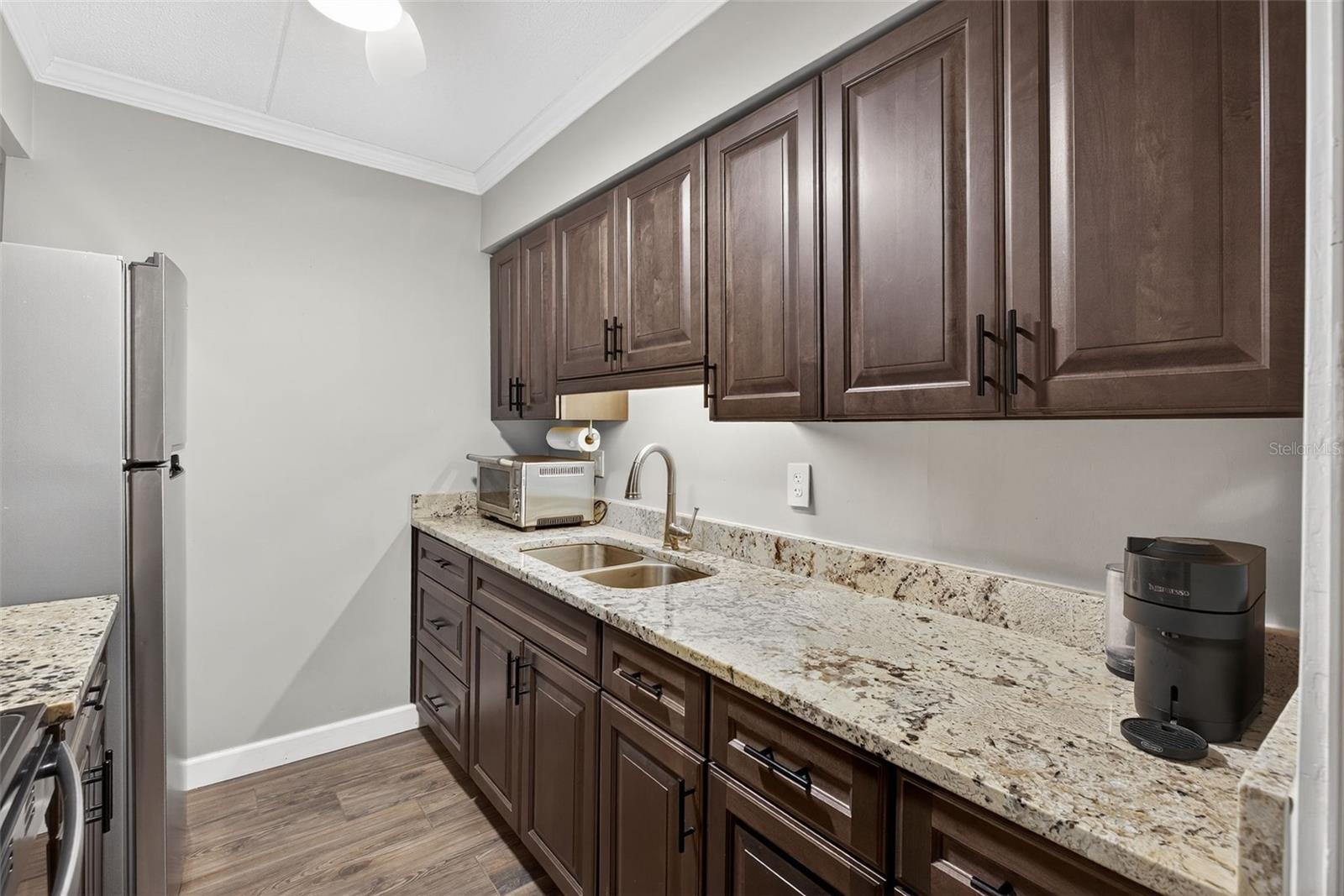 Image 7 of 17 For 3325 Bayshore Boulevard A31