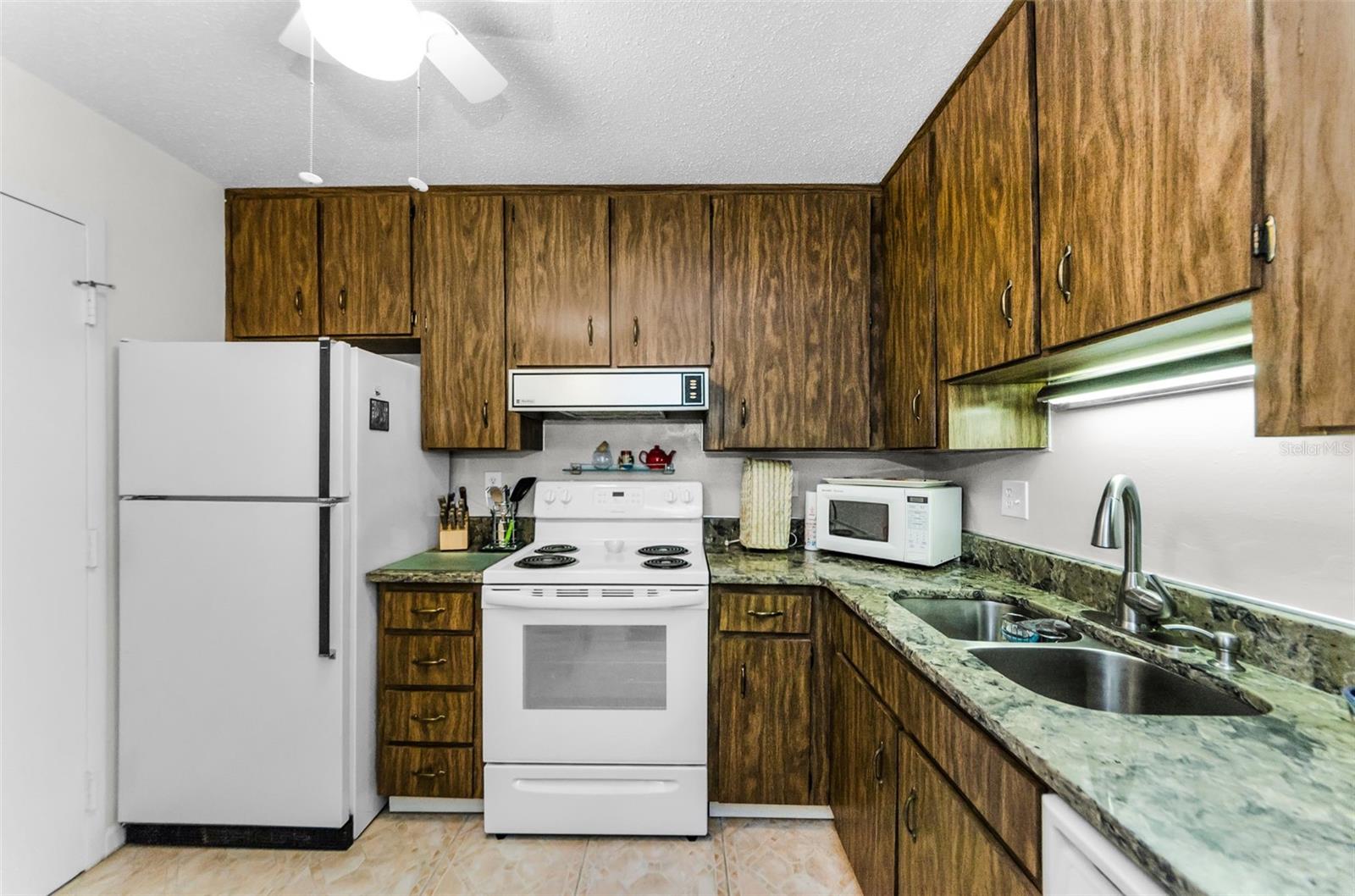 Image 11 of 38 For 2700 Bayshore Boulevard 4106
