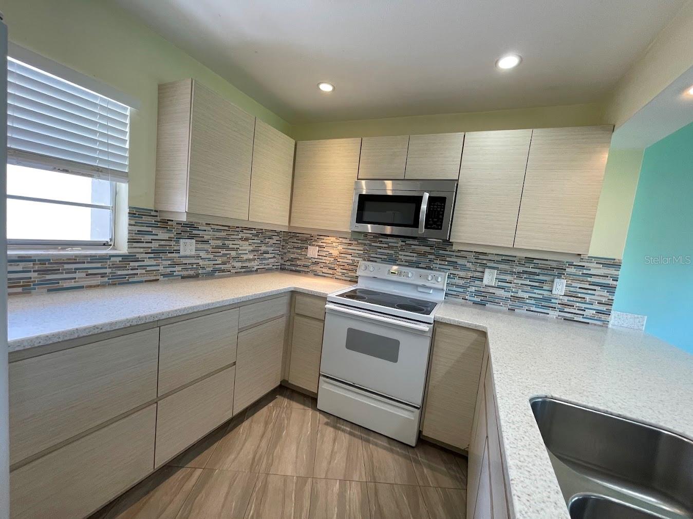 Image 11 of 41 For 2625 State Road 590  2514
