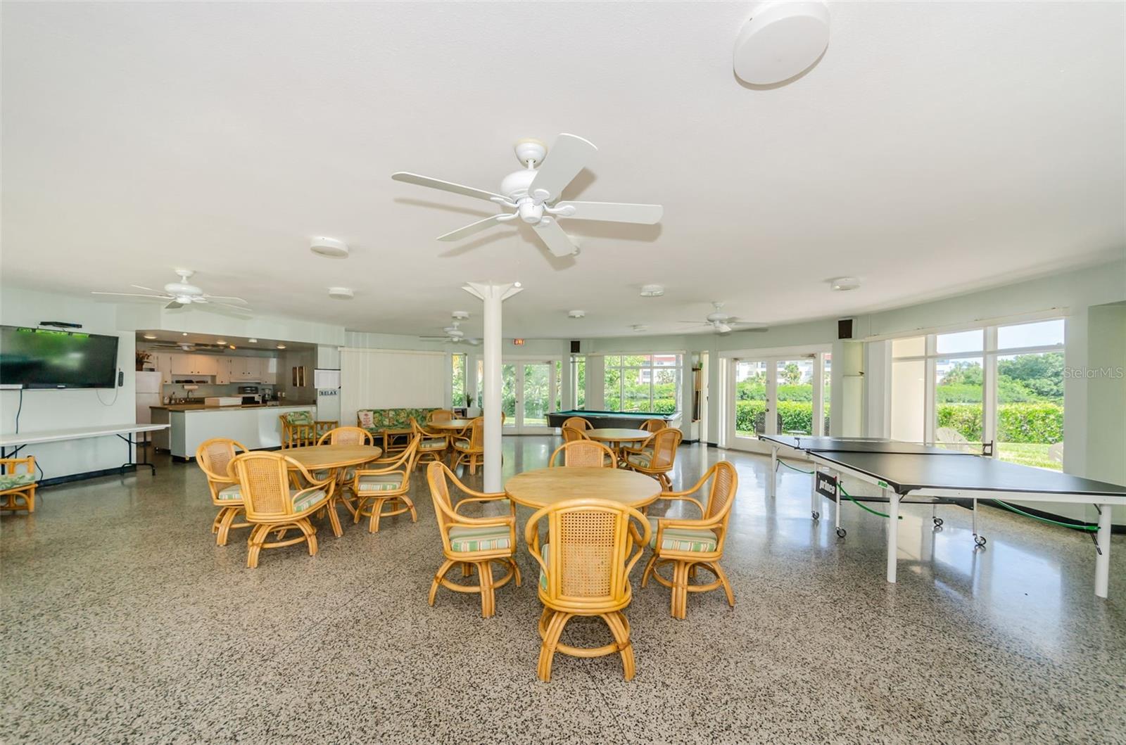 Image 9 of 22 For 4580 Overlook Drive Ne 191