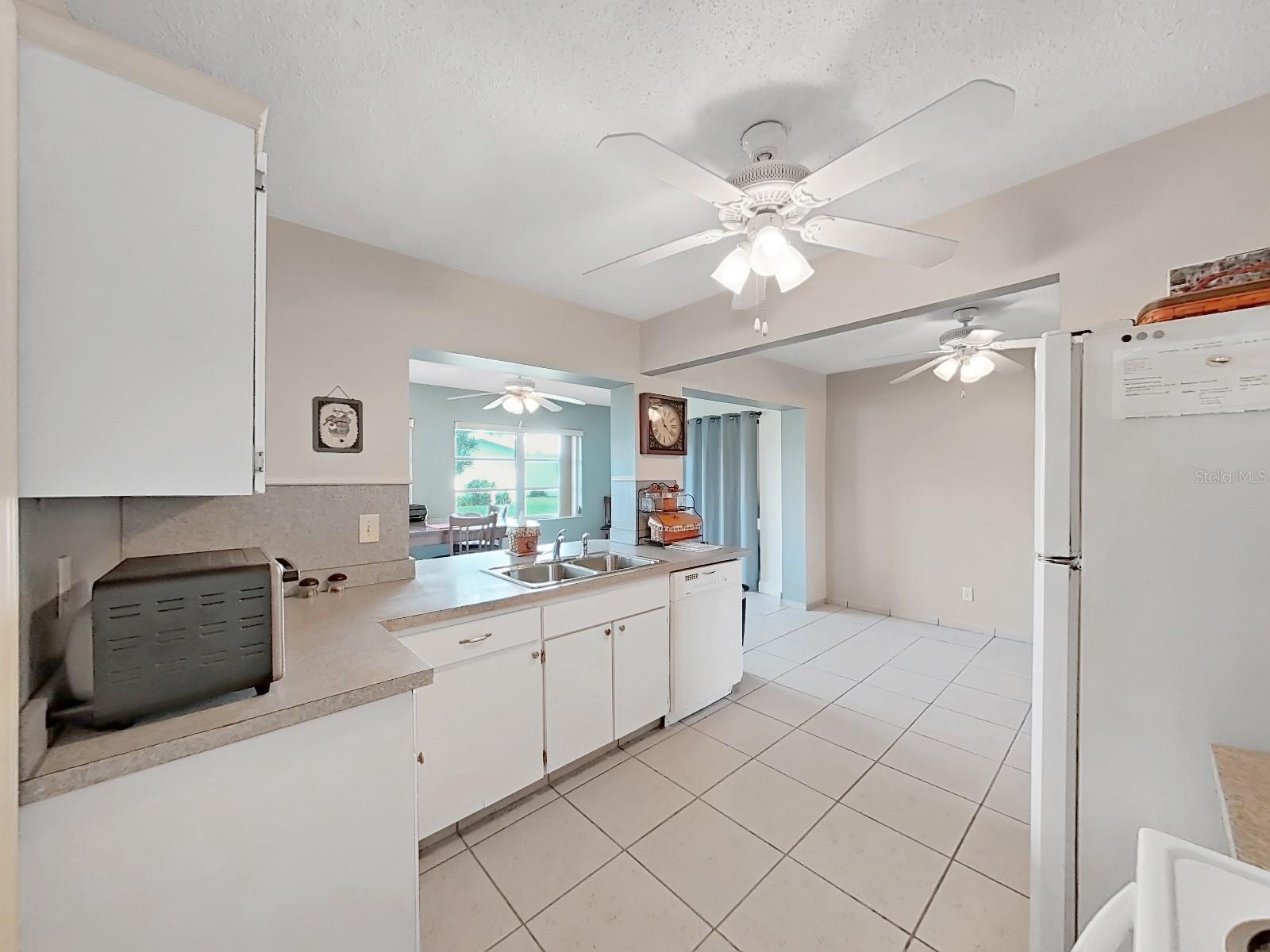 Listing photo id 13 for 3515 100th Terrace N