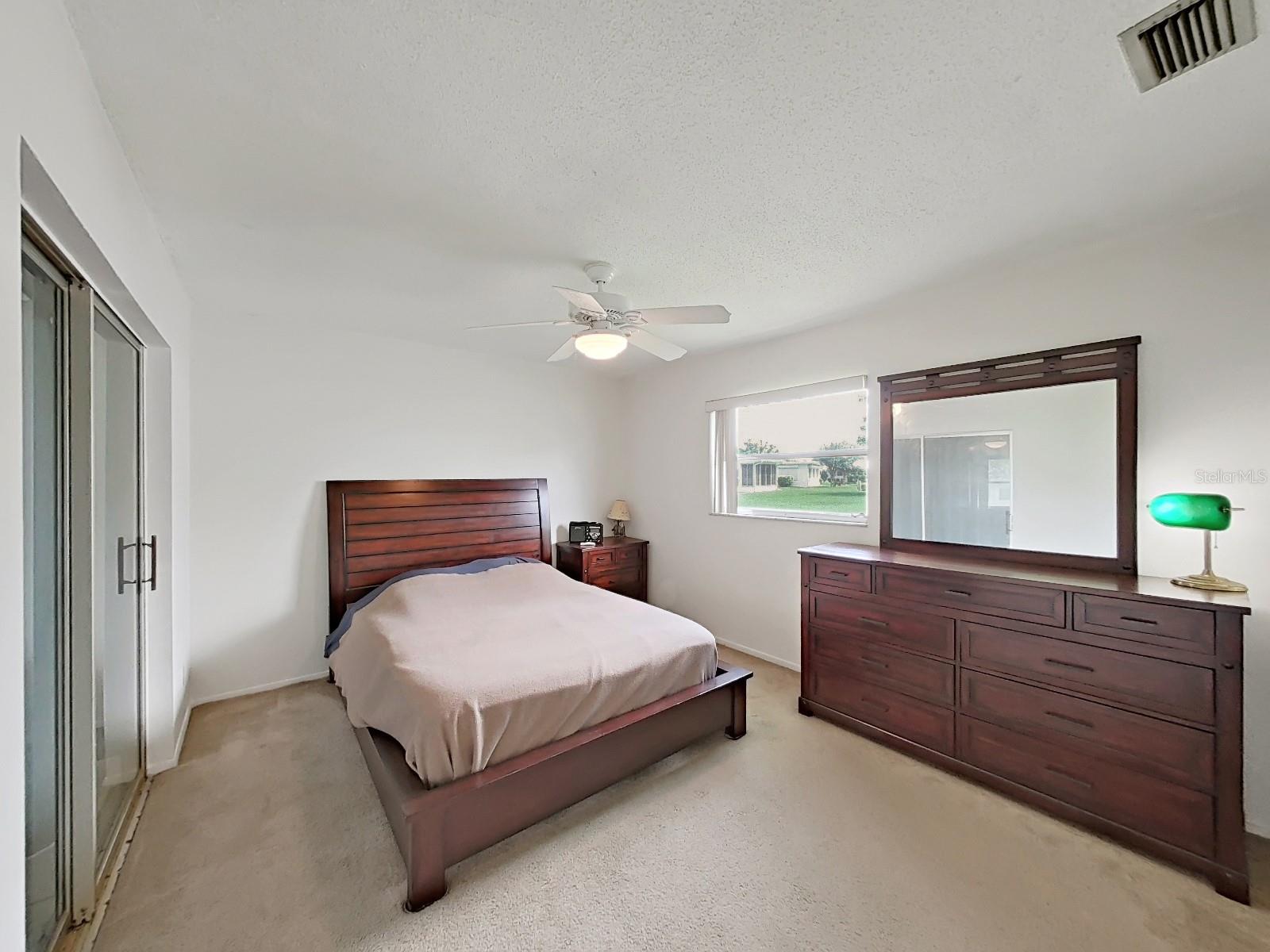 Listing photo id 14 for 3515 100th Terrace N