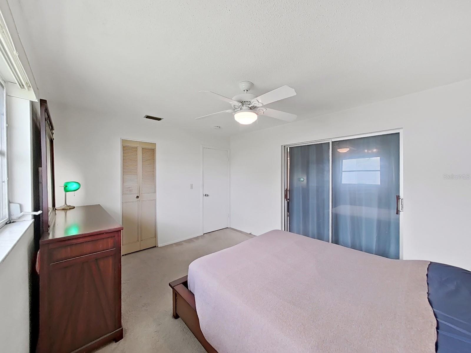 Listing photo id 15 for 3515 100th Terrace N