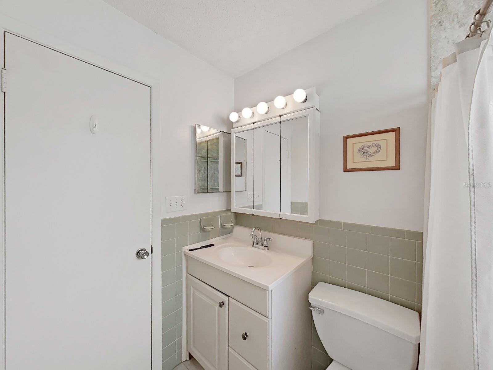 Listing photo id 16 for 3515 100th Terrace N