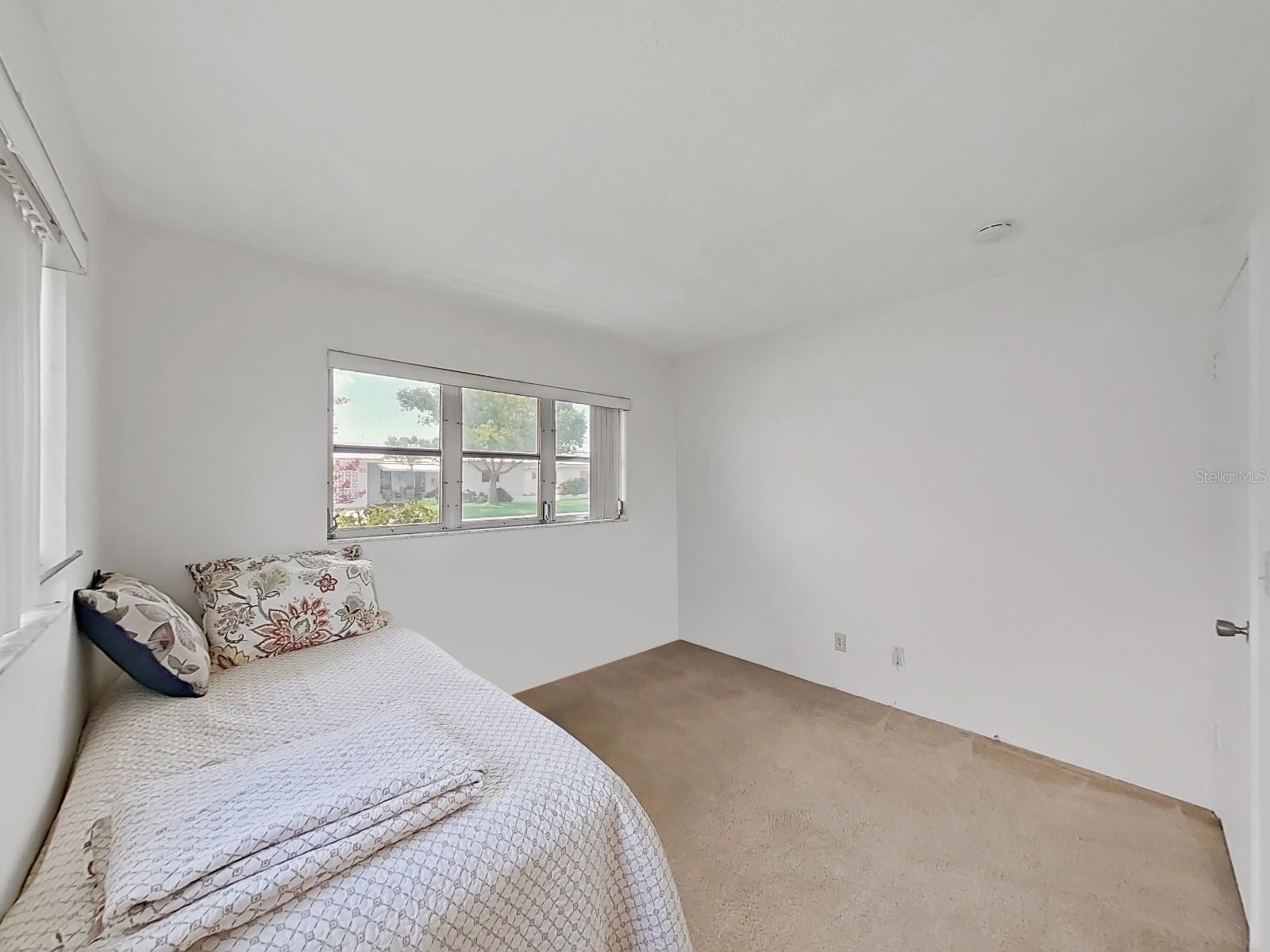 Listing photo id 19 for 3515 100th Terrace N
