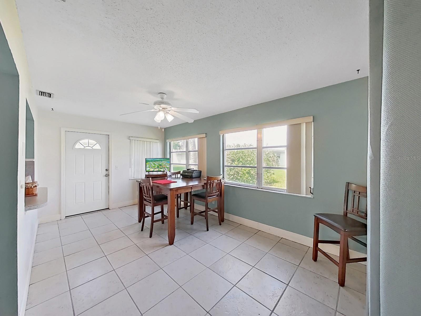 Listing photo id 21 for 3515 100th Terrace N
