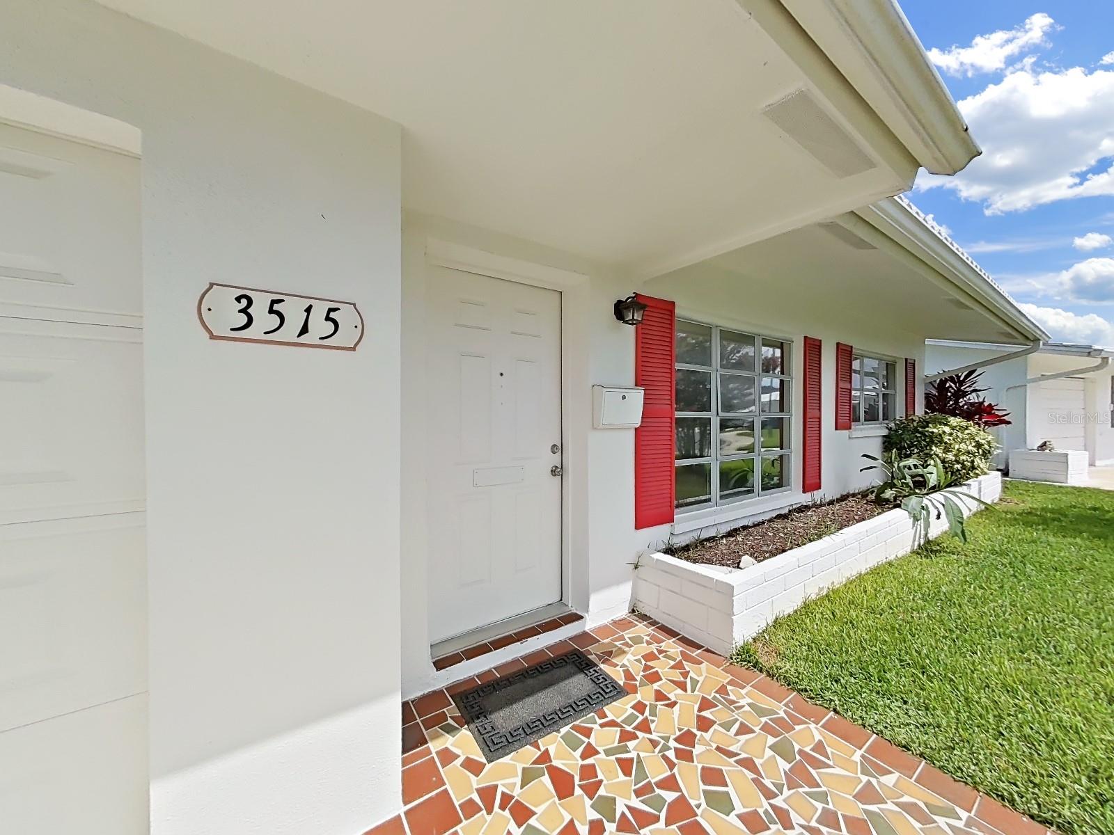 Listing photo id 1 for 3515 100th Terrace N