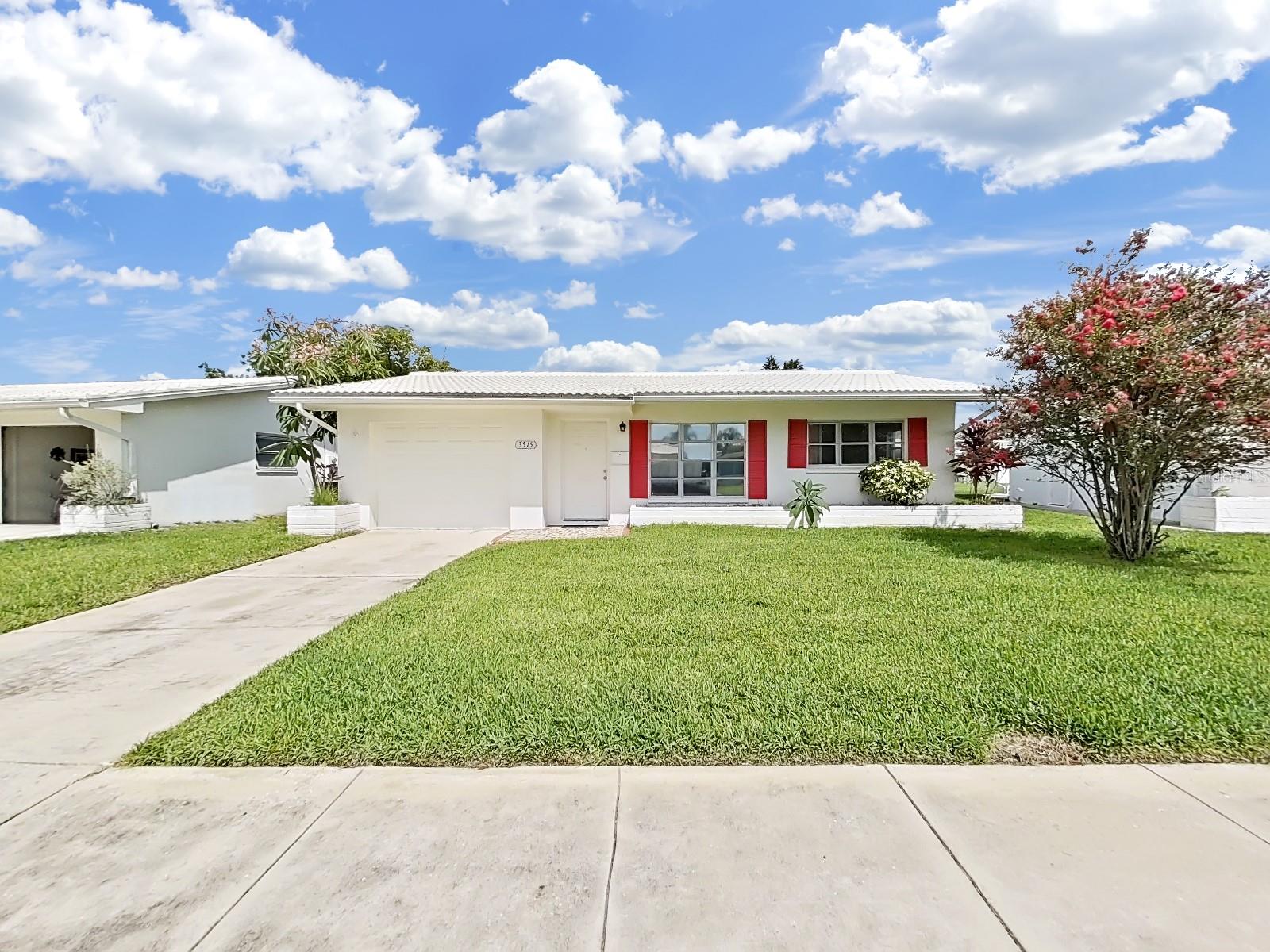 Listing photo id 33 for 3515 100th Terrace N