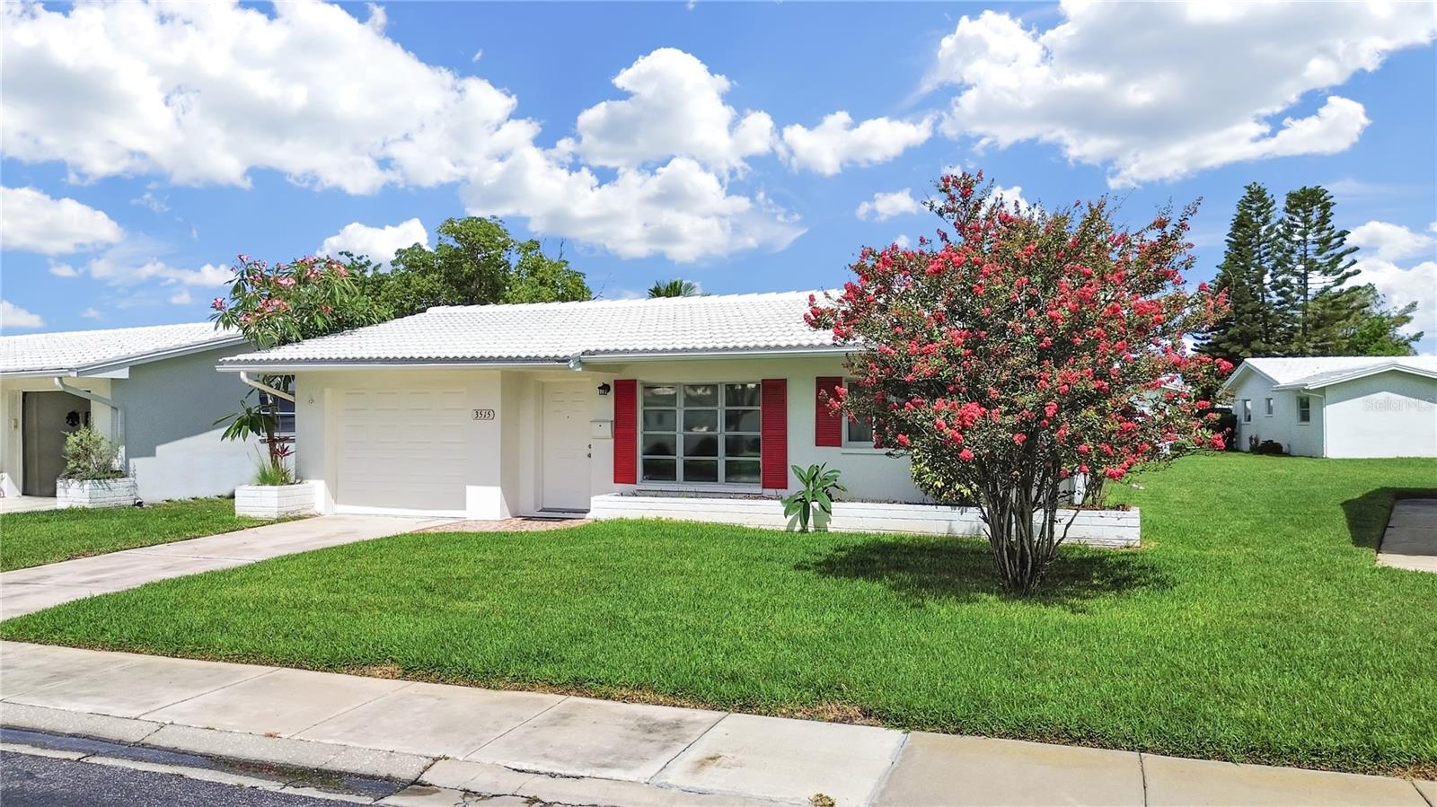 Listing photo id 35 for 3515 100th Terrace N