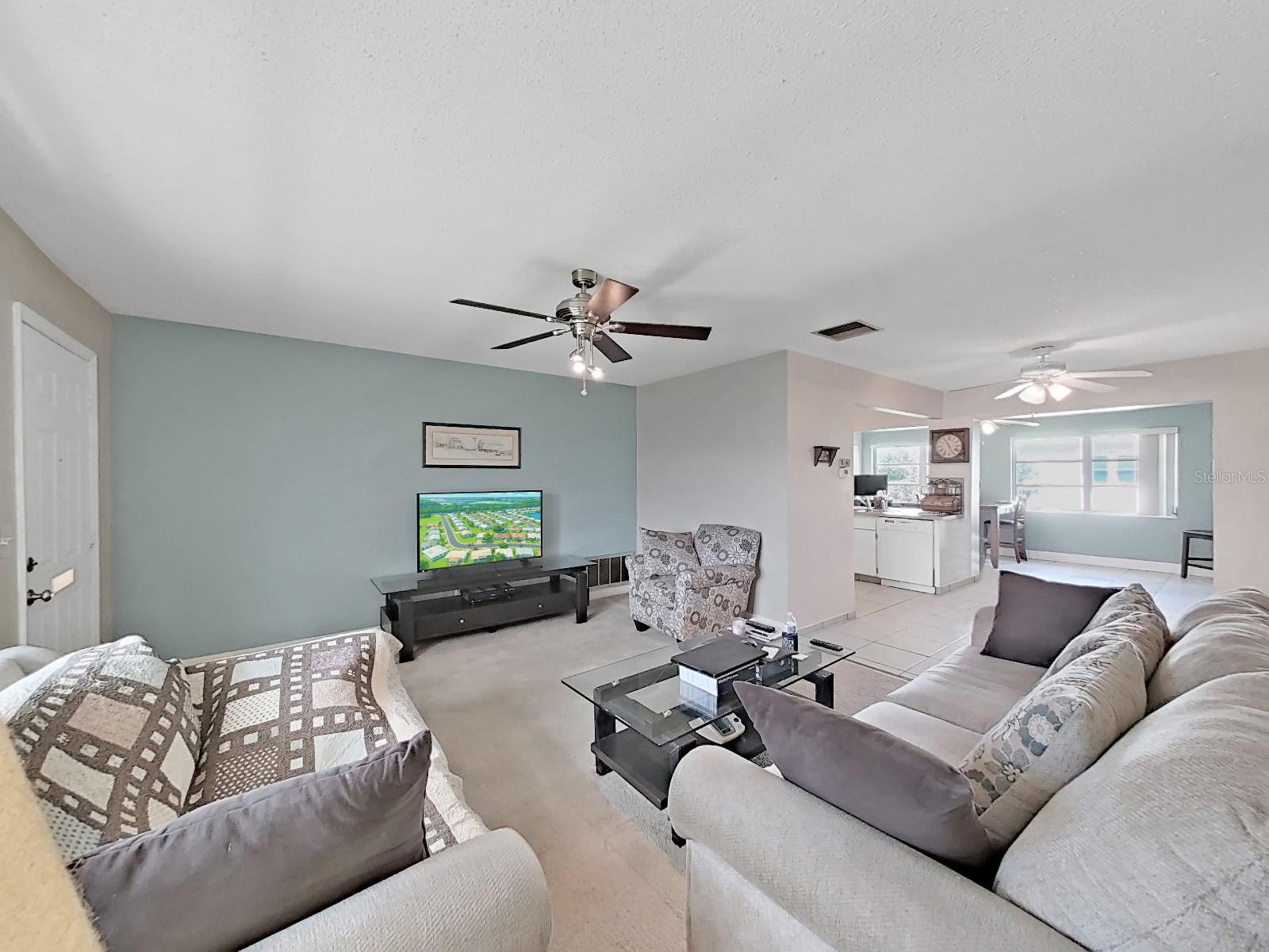 Listing photo id 5 for 3515 100th Terrace N