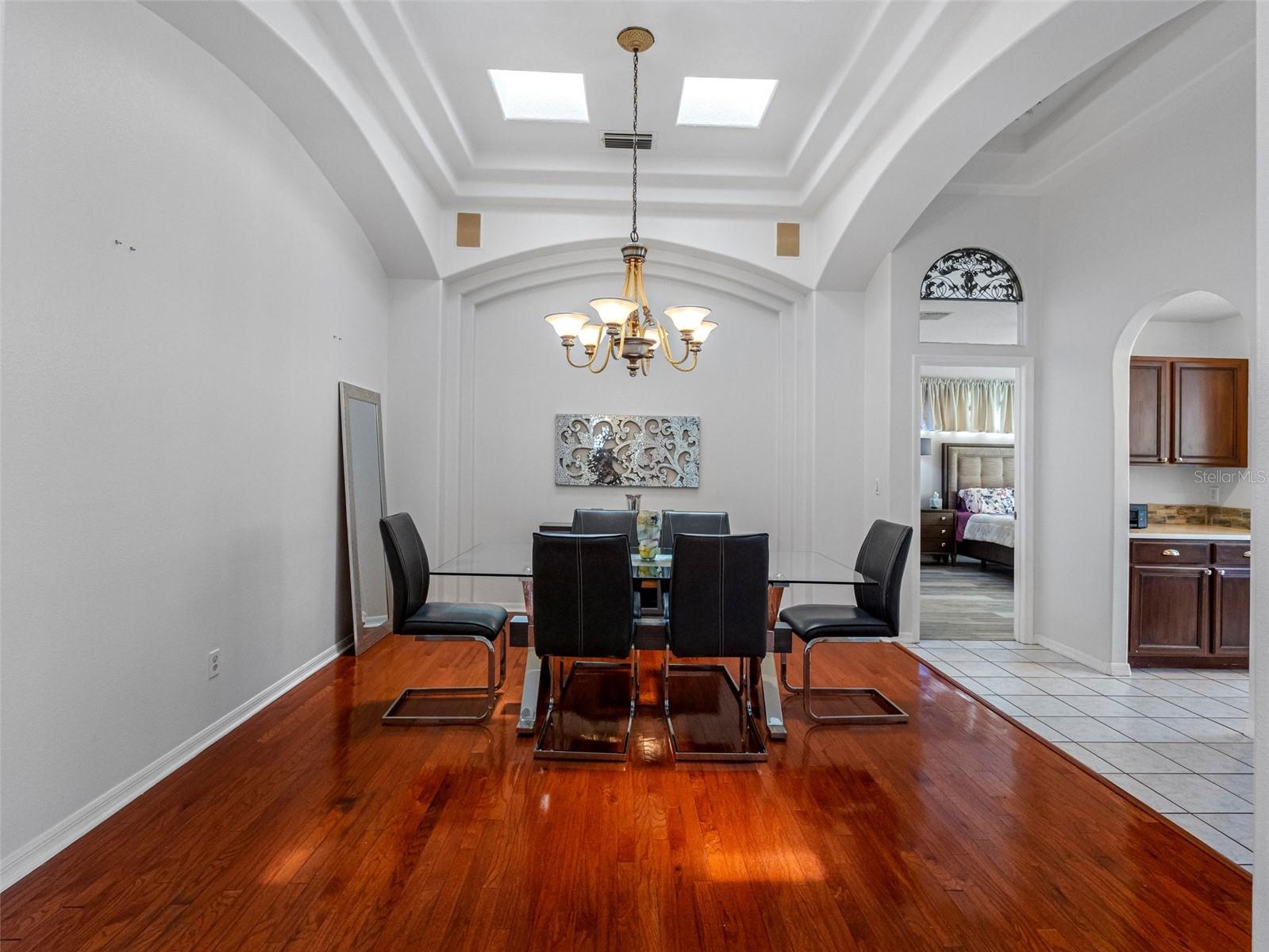Image 17 of 92 For 12439 Bristol Commons Circle