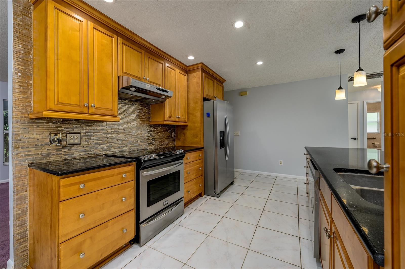 Image 8 of 31 For 17807 Fallowfield Drive