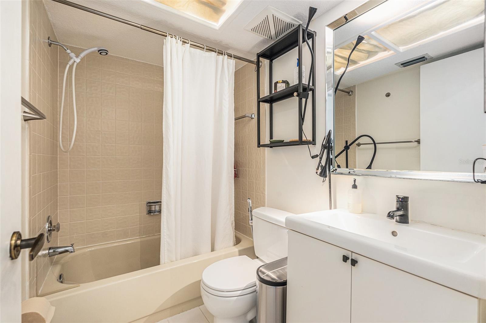 Image 19 of 25 For 2368 Flanders Way D
