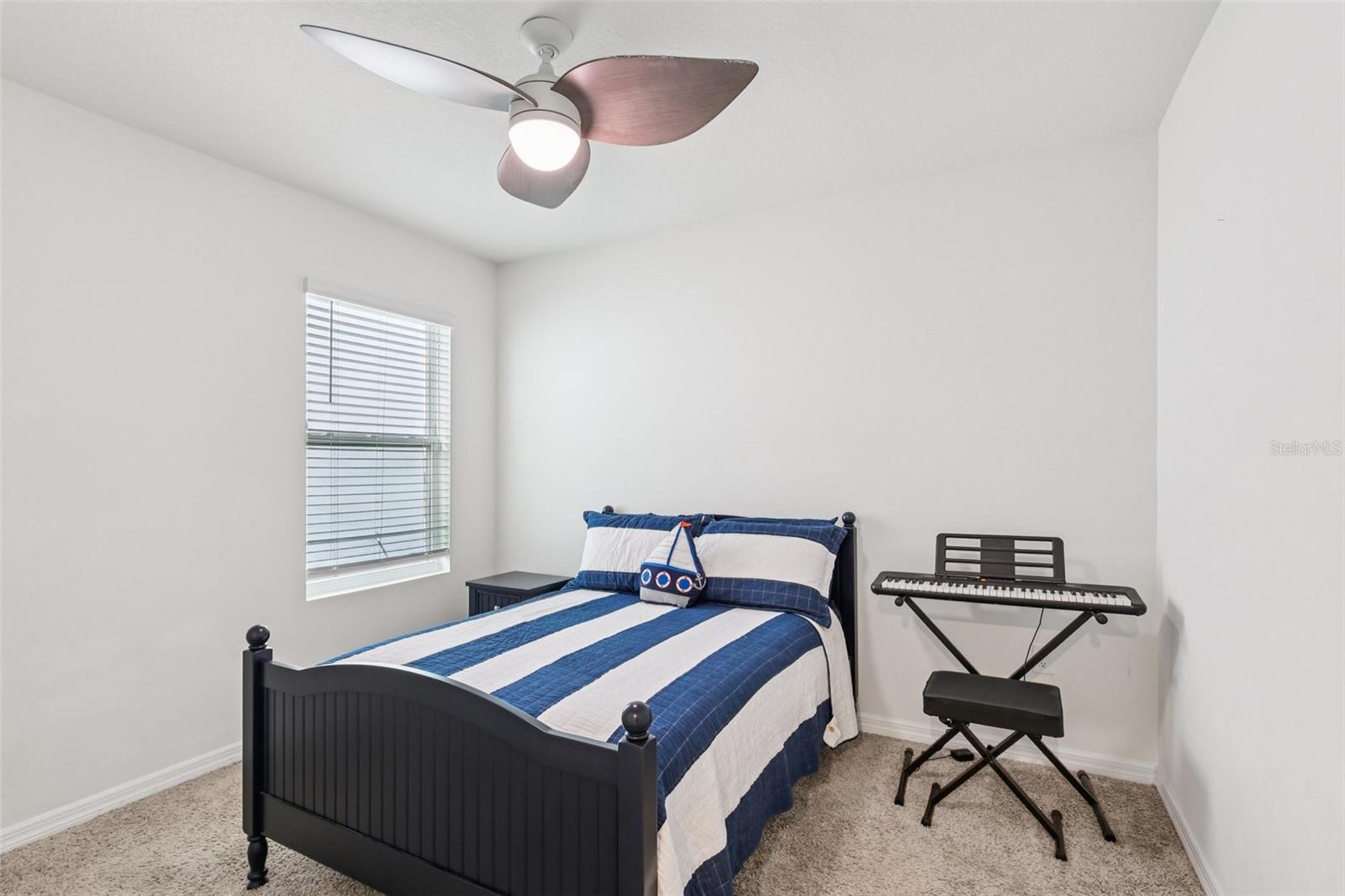 Image 23 of 41 For 15825 Mauvewood Avenue