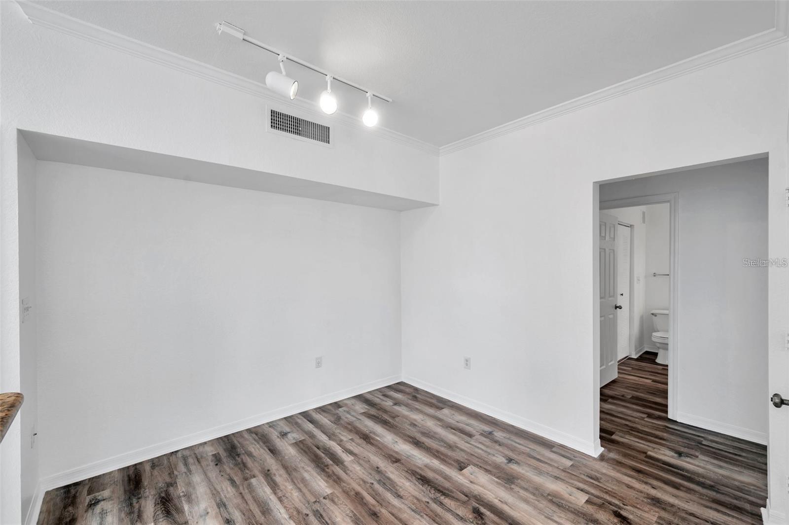 Image 11 of 49 For 9602 Lake Chase Island Way 9602