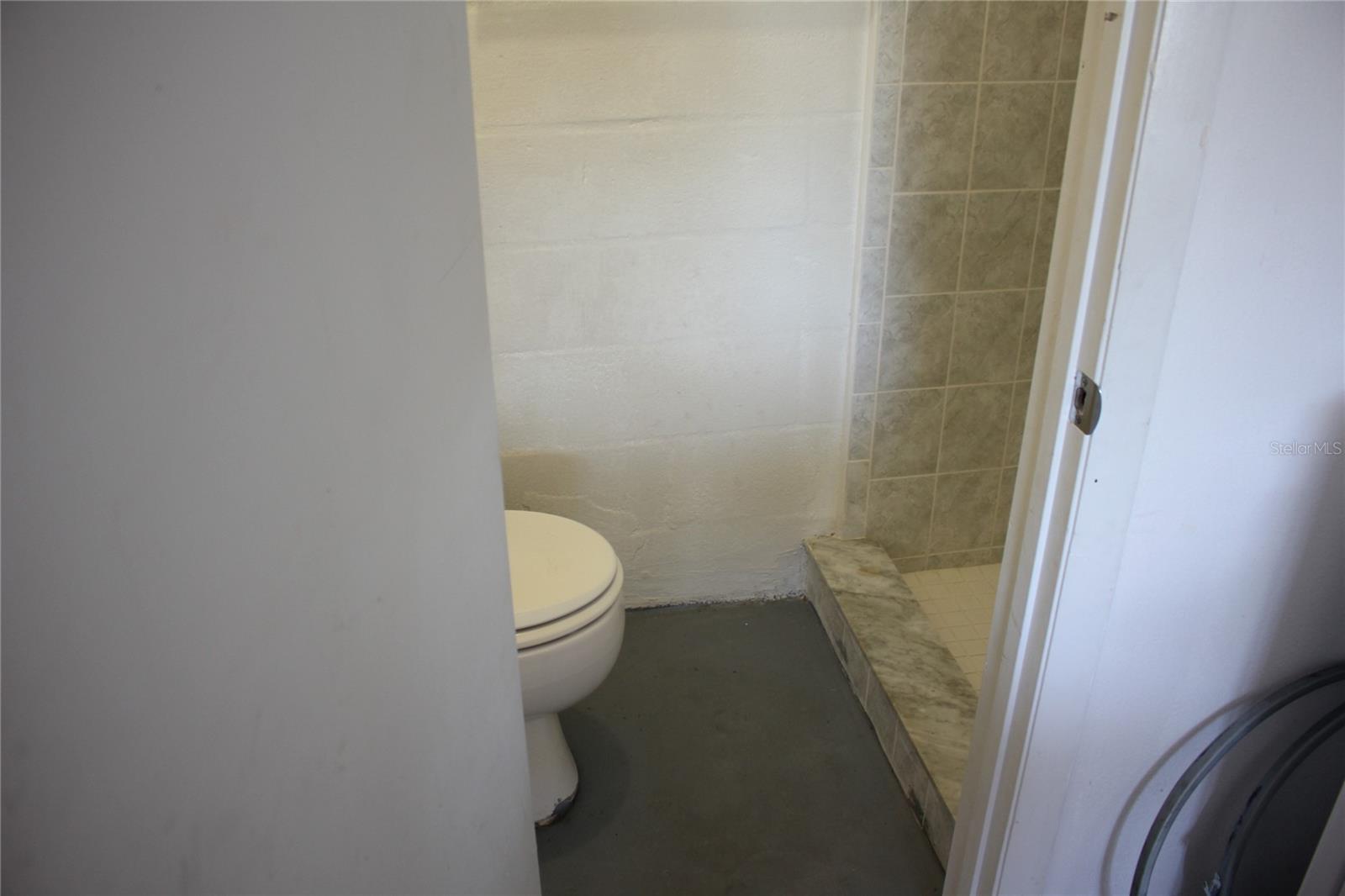 Image 17 of 25 For 10241 Regency Park Boulevard