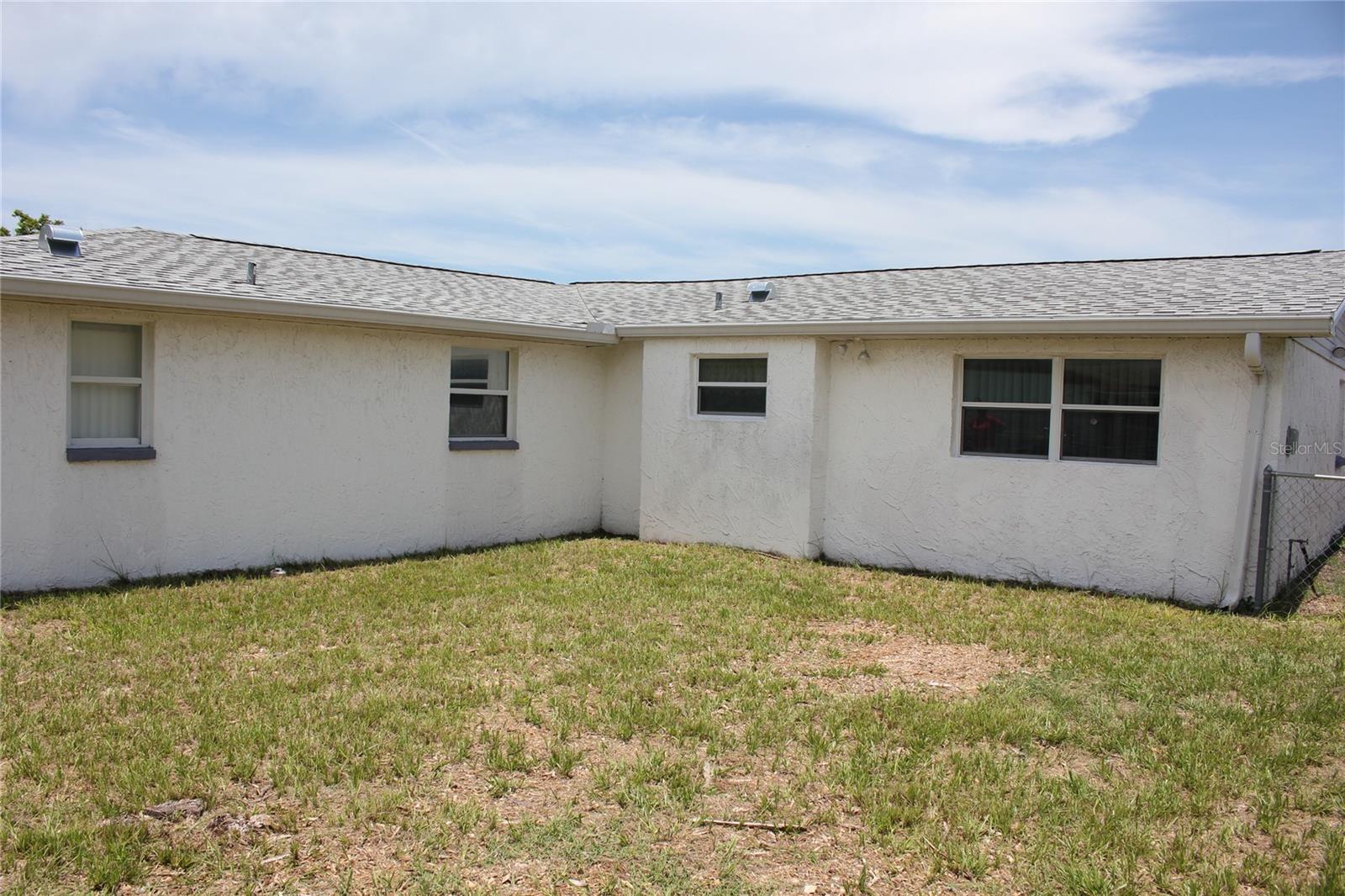 Image 21 of 25 For 10241 Regency Park Boulevard