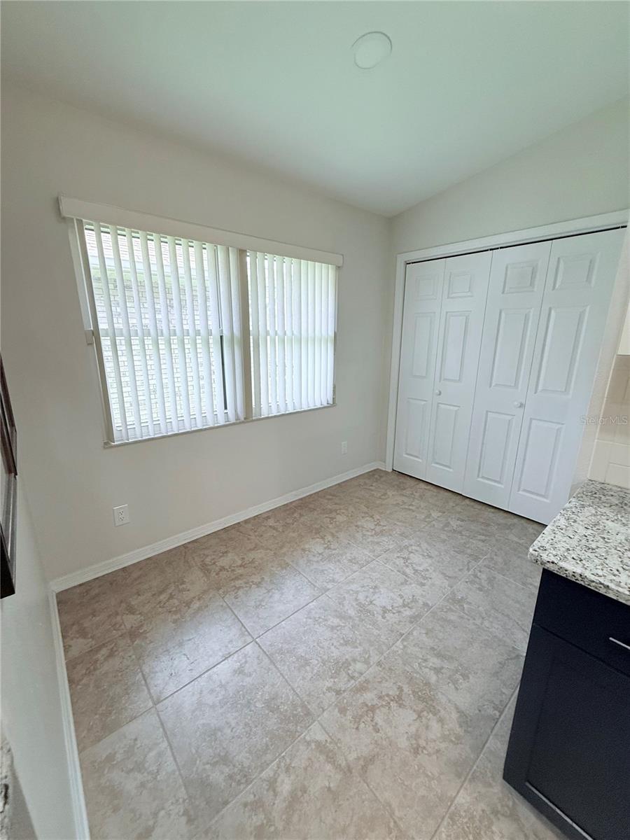 Image 14 of 81 For 663 Jamaica Circle