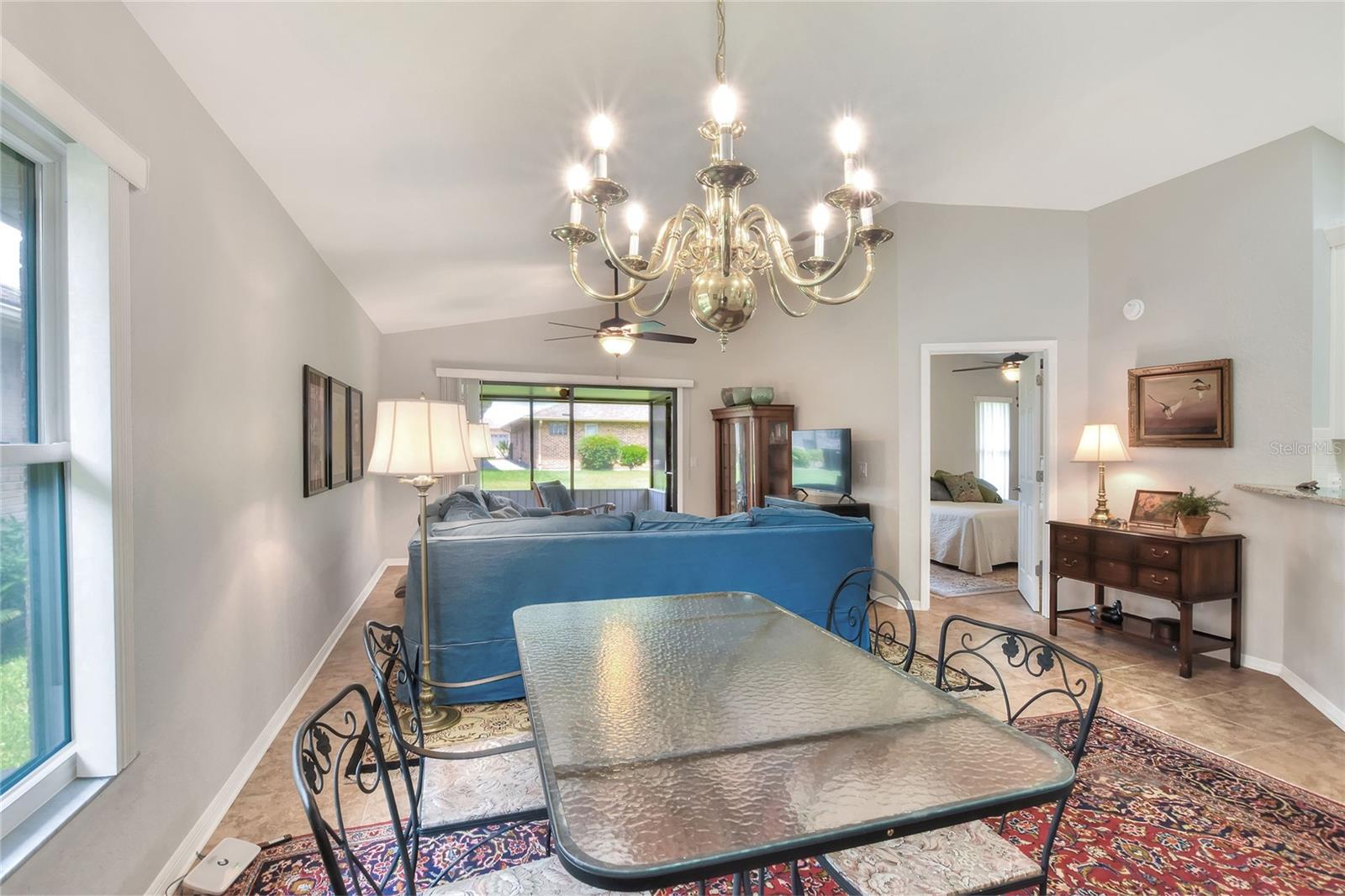 Image 21 of 81 For 663 Jamaica Circle