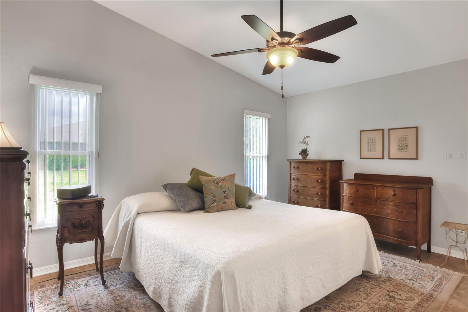 Image 22 of 81 For 663 Jamaica Circle