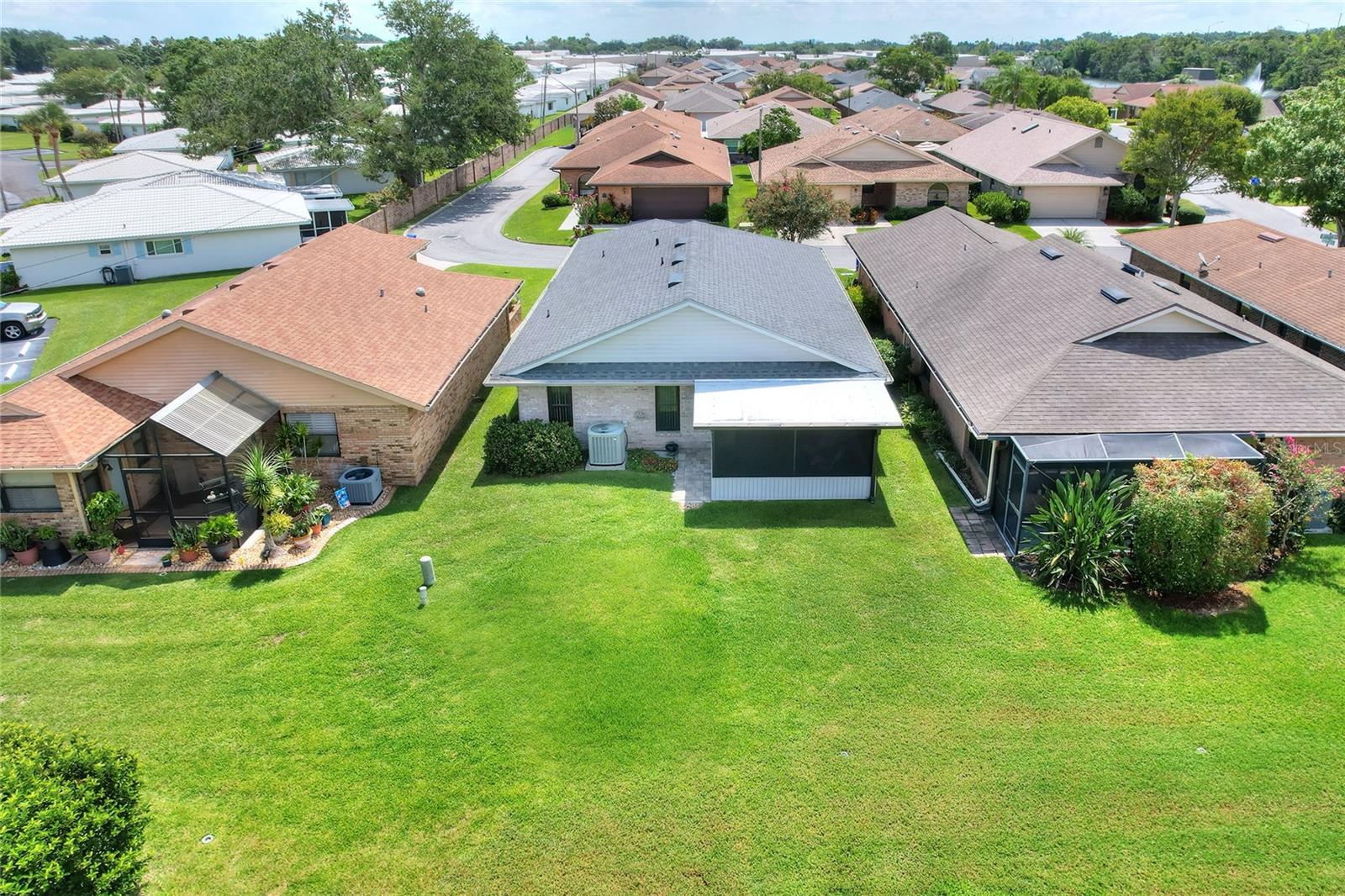 Image 34 of 81 For 663 Jamaica Circle
