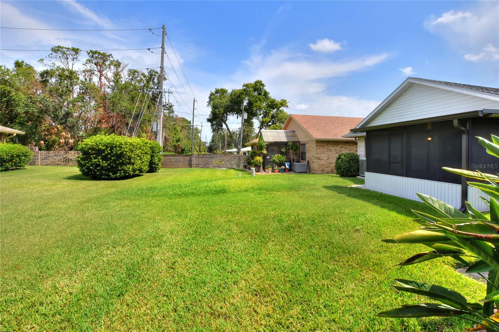Image 36 of 81 For 663 Jamaica Circle