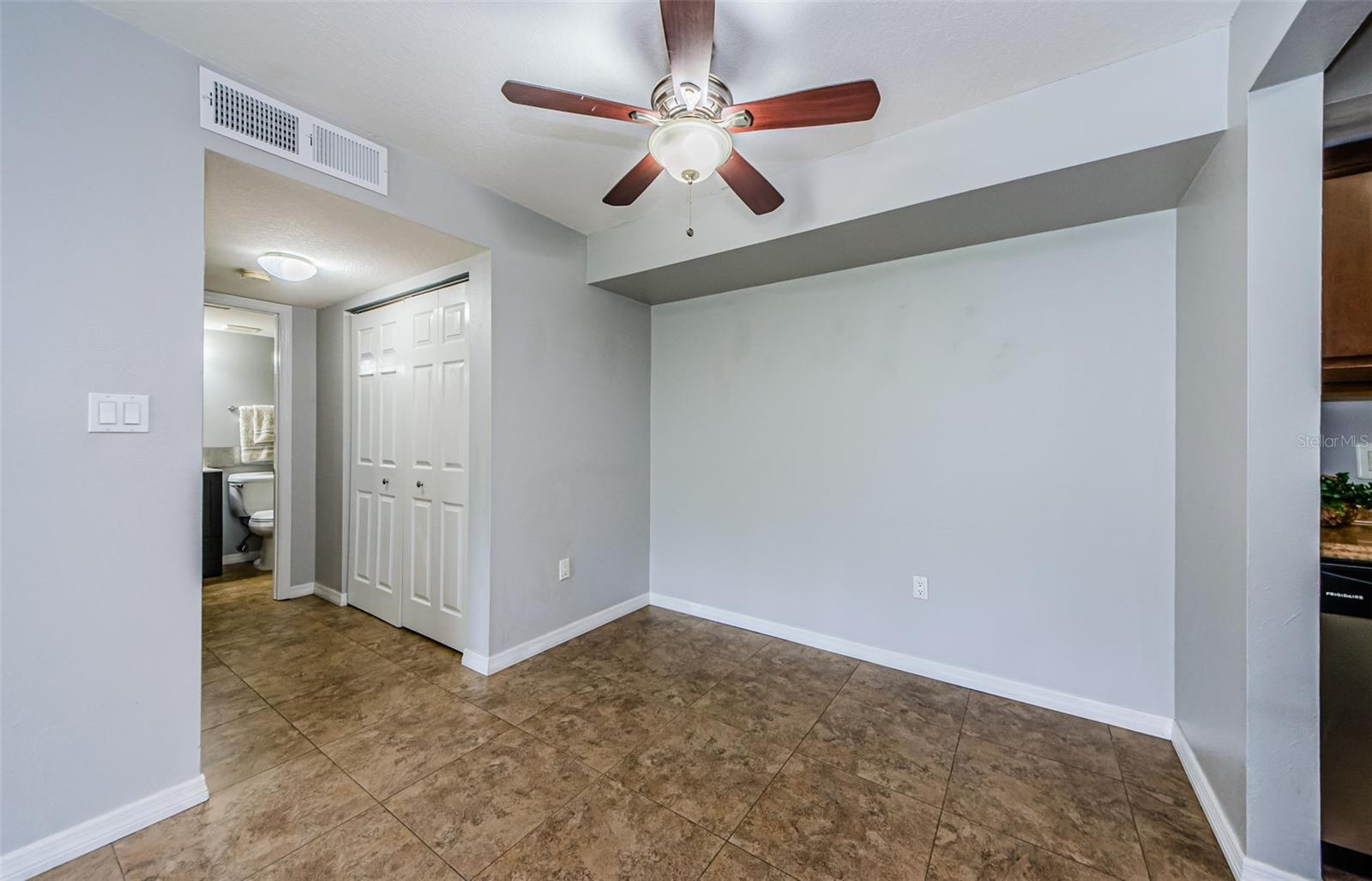 Image 12 of 68 For 2690 Coral Landings Boulevard 122