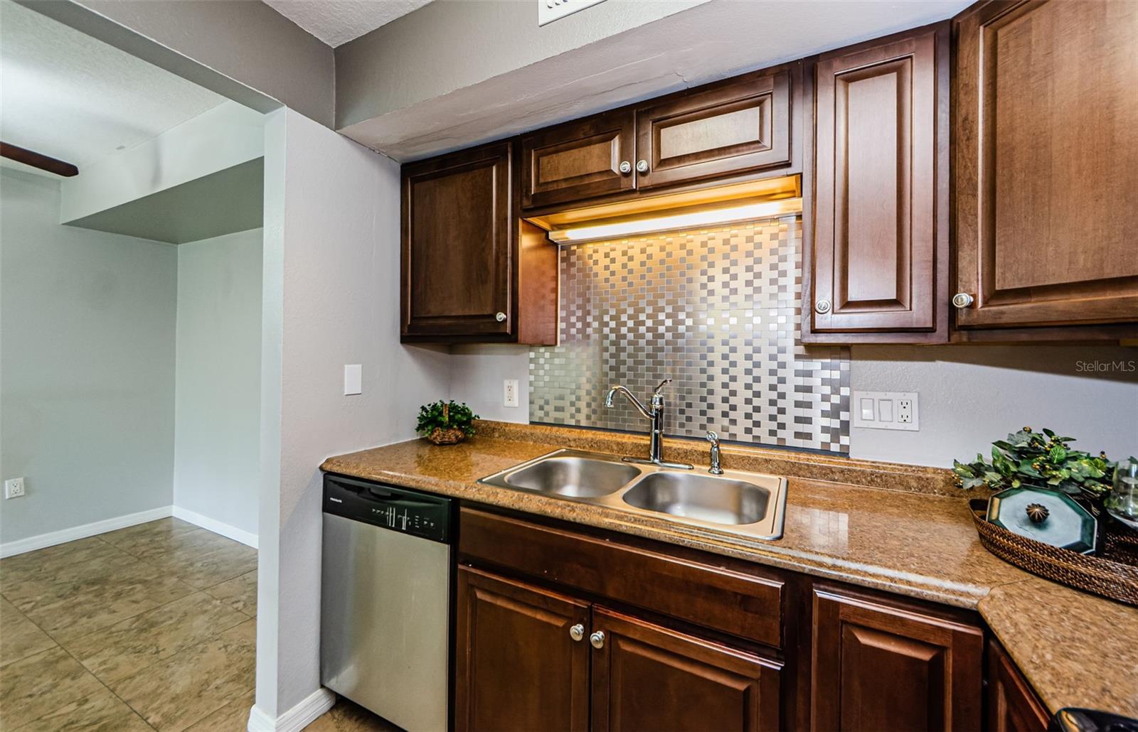 Image 16 of 68 For 2690 Coral Landings Boulevard 122