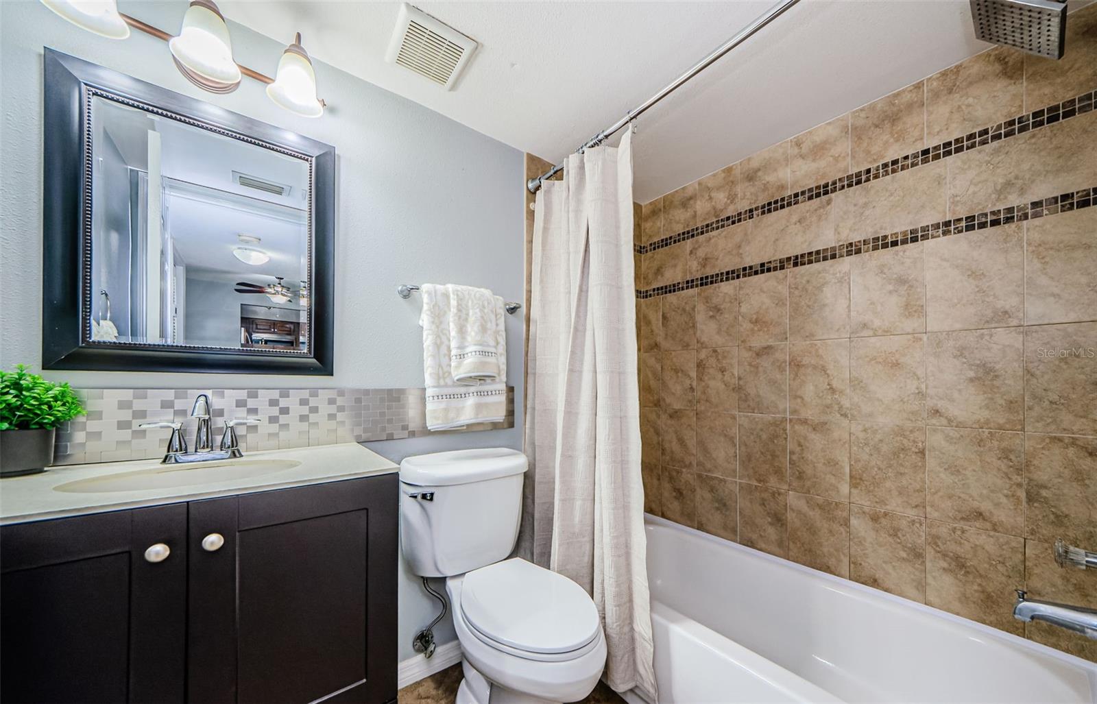 Image 23 of 68 For 2690 Coral Landings Boulevard 122