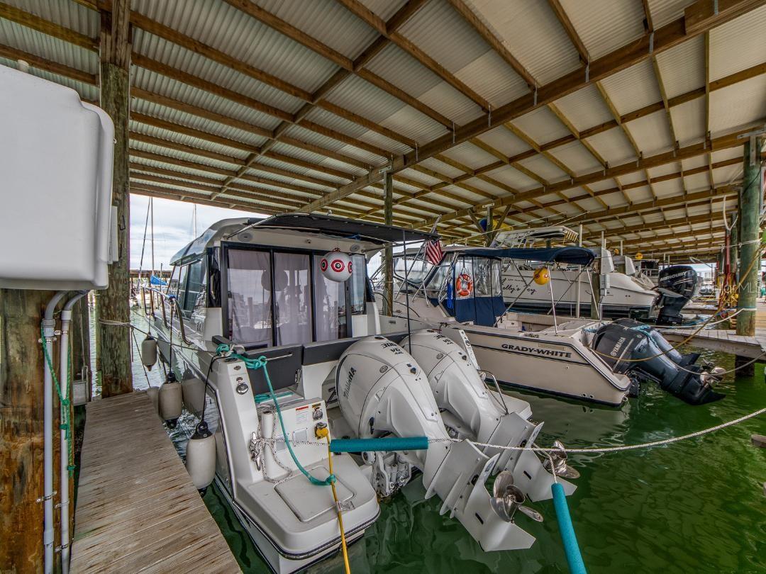 Listing photo id 8 for 200 Windward Passage 66