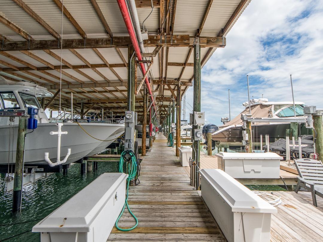 Listing photo id 4 for 200 Windward Passage 66