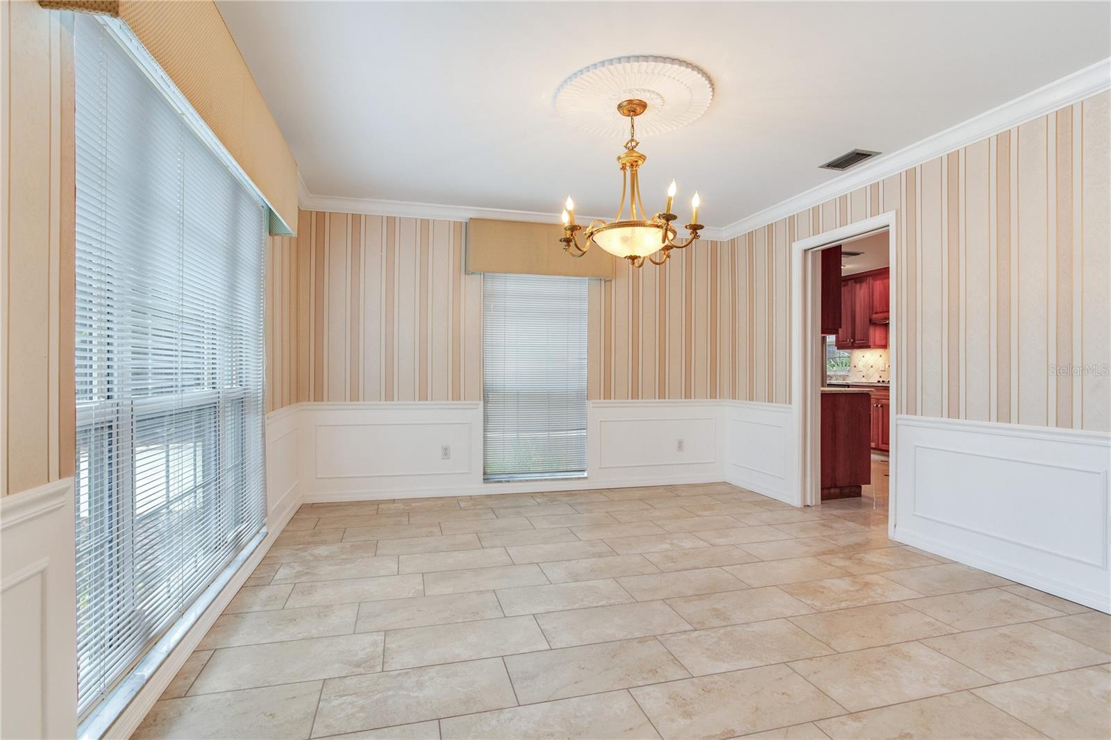 Image 15 of 84 For 4901 Estrella Street