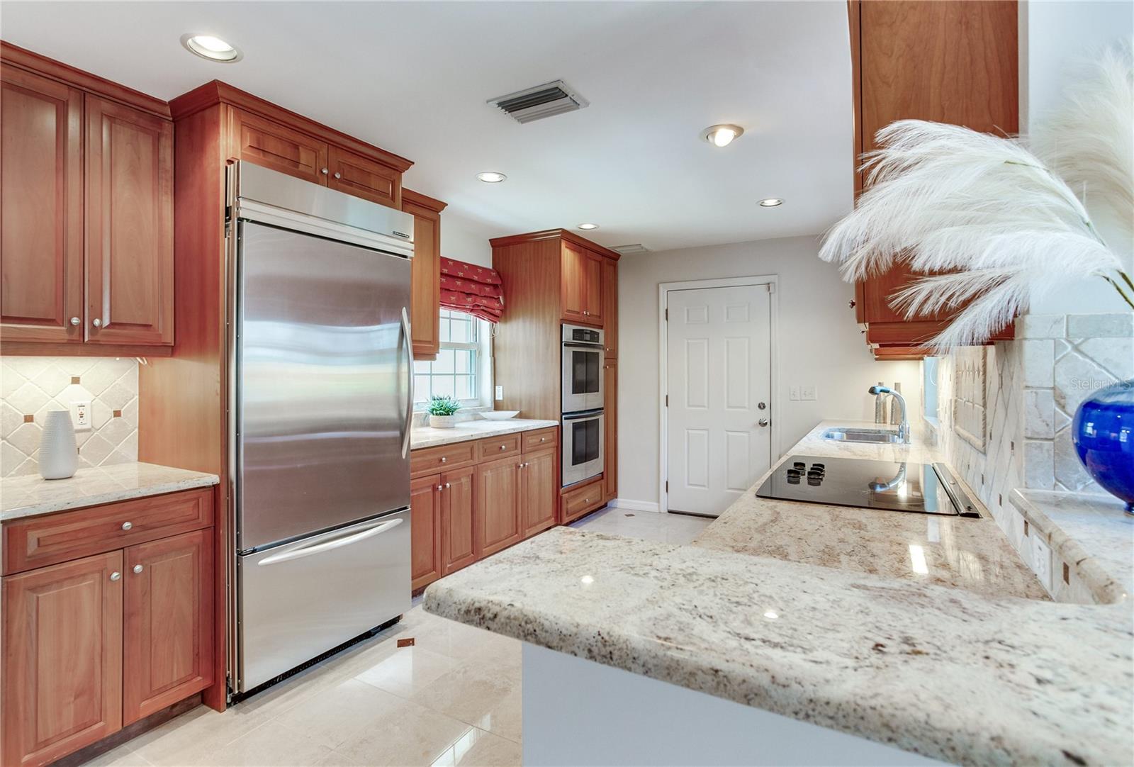 Image 36 of 84 For 4901 Estrella Street