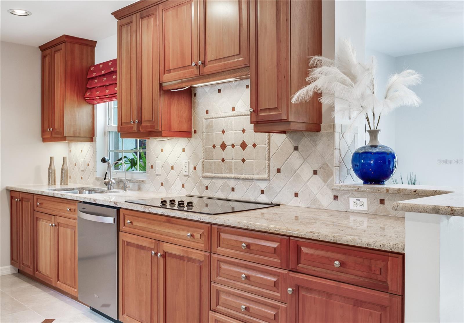 Image 38 of 84 For 4901 Estrella Street