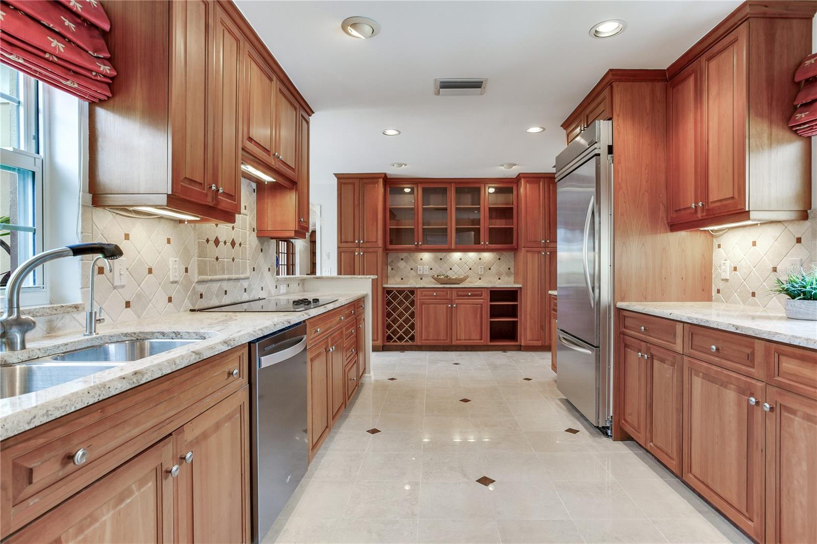 Image 39 of 84 For 4901 Estrella Street
