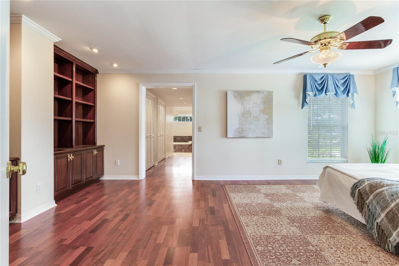 Image 44 of 84 For 4901 Estrella Street