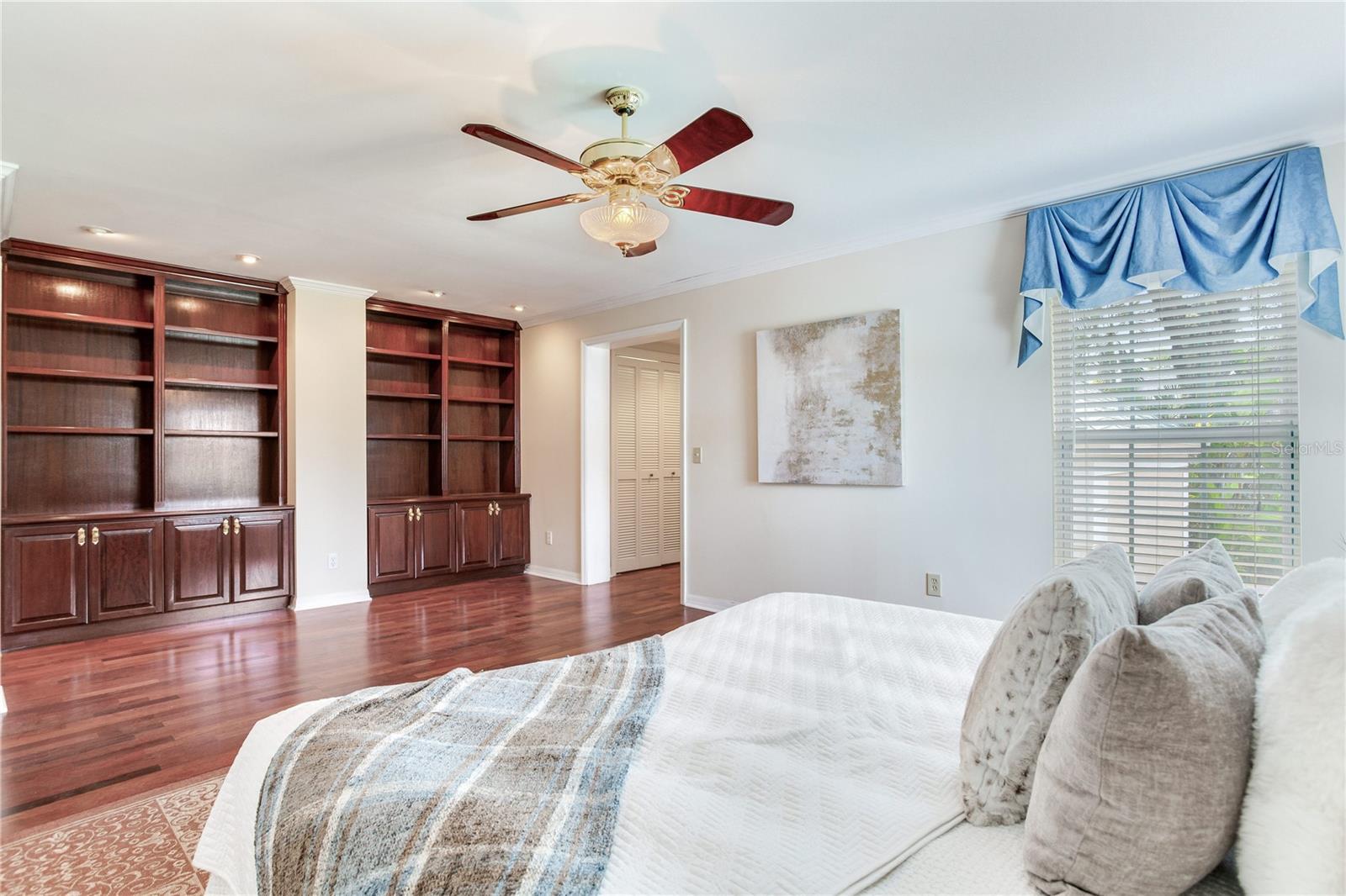 Image 48 of 84 For 4901 Estrella Street