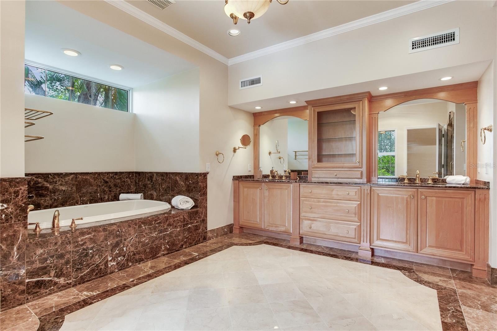 Image 52 of 84 For 4901 Estrella Street