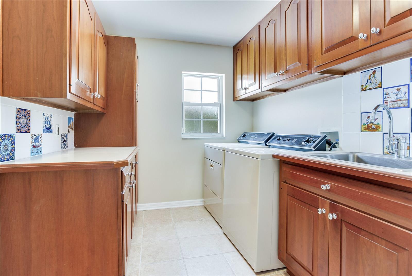 Image 56 of 84 For 4901 Estrella Street