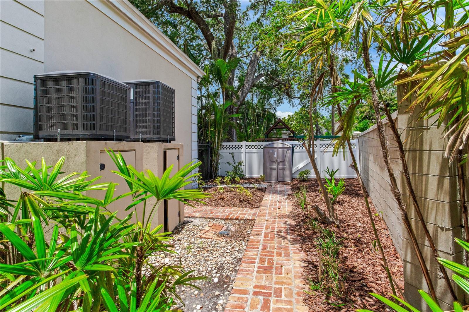 Image 65 of 84 For 4901 Estrella Street