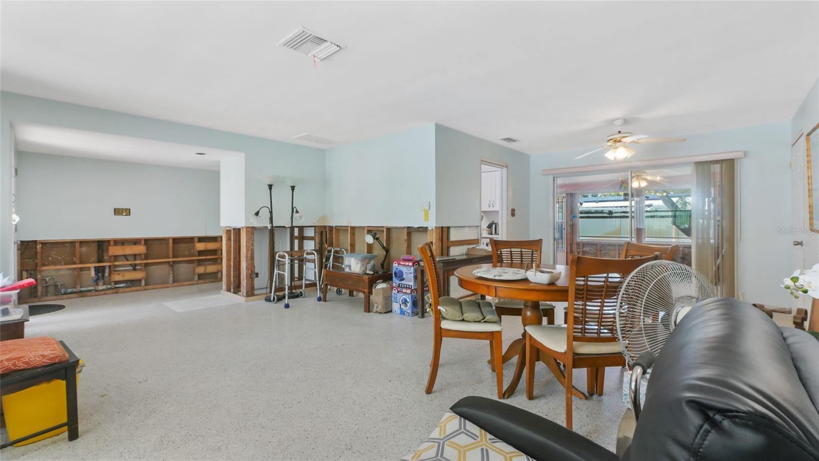 Image 5 of 25 For 4720 Coronado Way S