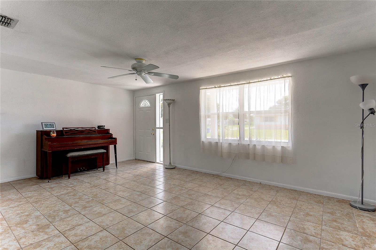Image 11 of 29 For 3707 Cambridge Street