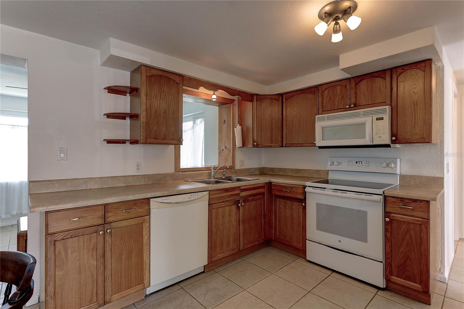 Image 14 of 29 For 3707 Cambridge Street