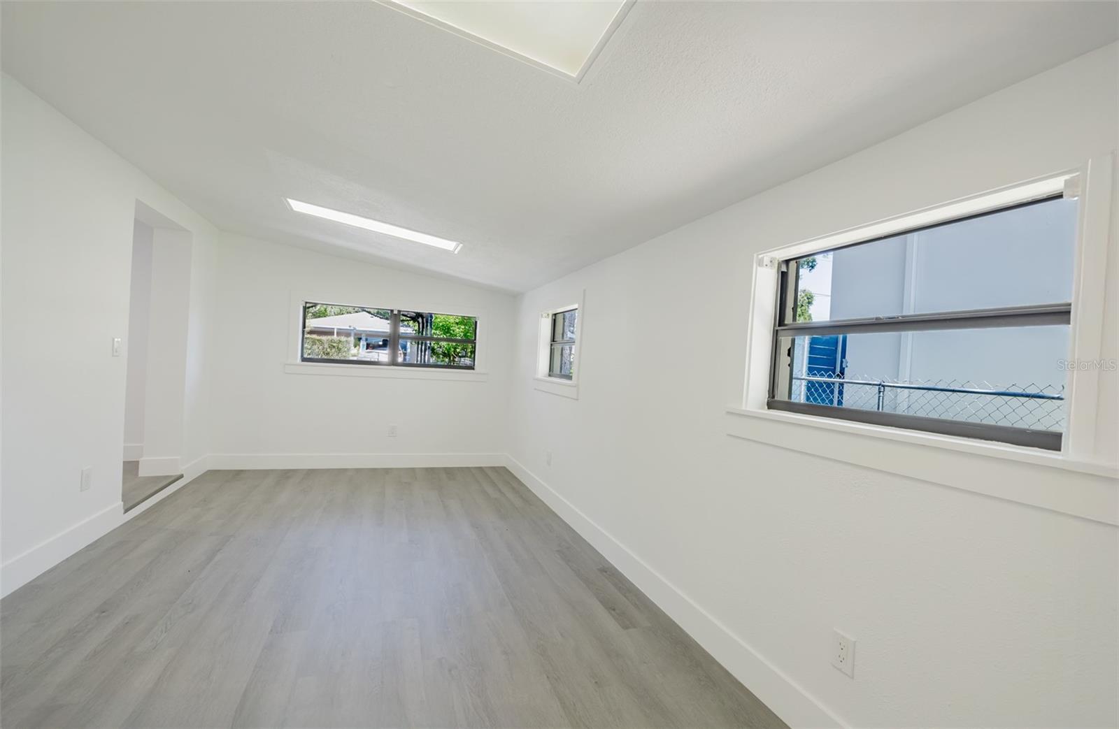 Image 11 of 32 For 7516 Obrien Street