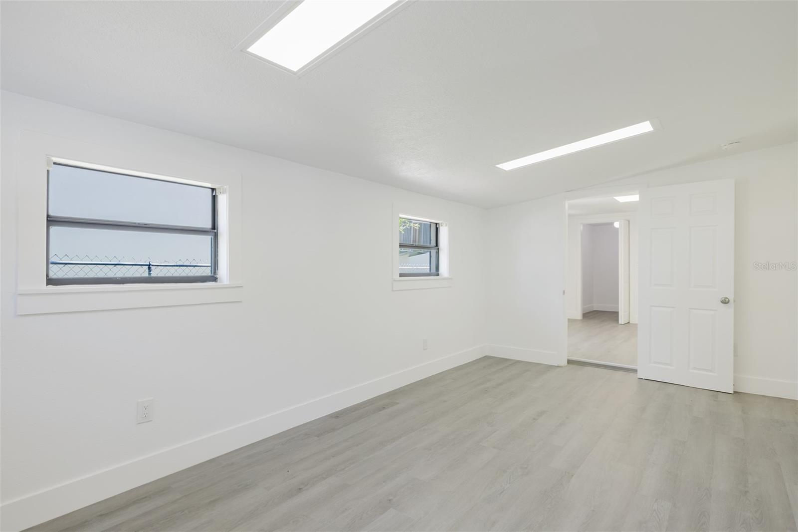 Image 12 of 32 For 7516 Obrien Street
