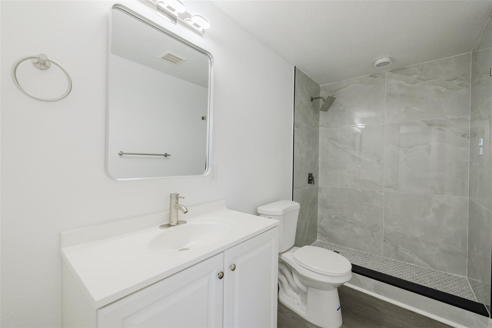 Image 21 of 32 For 7516 Obrien Street