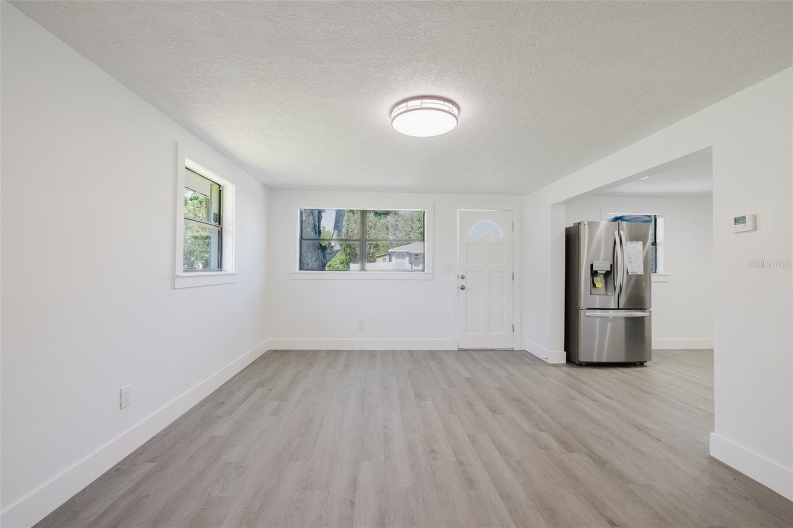 Image 4 of 32 For 7516 Obrien Street