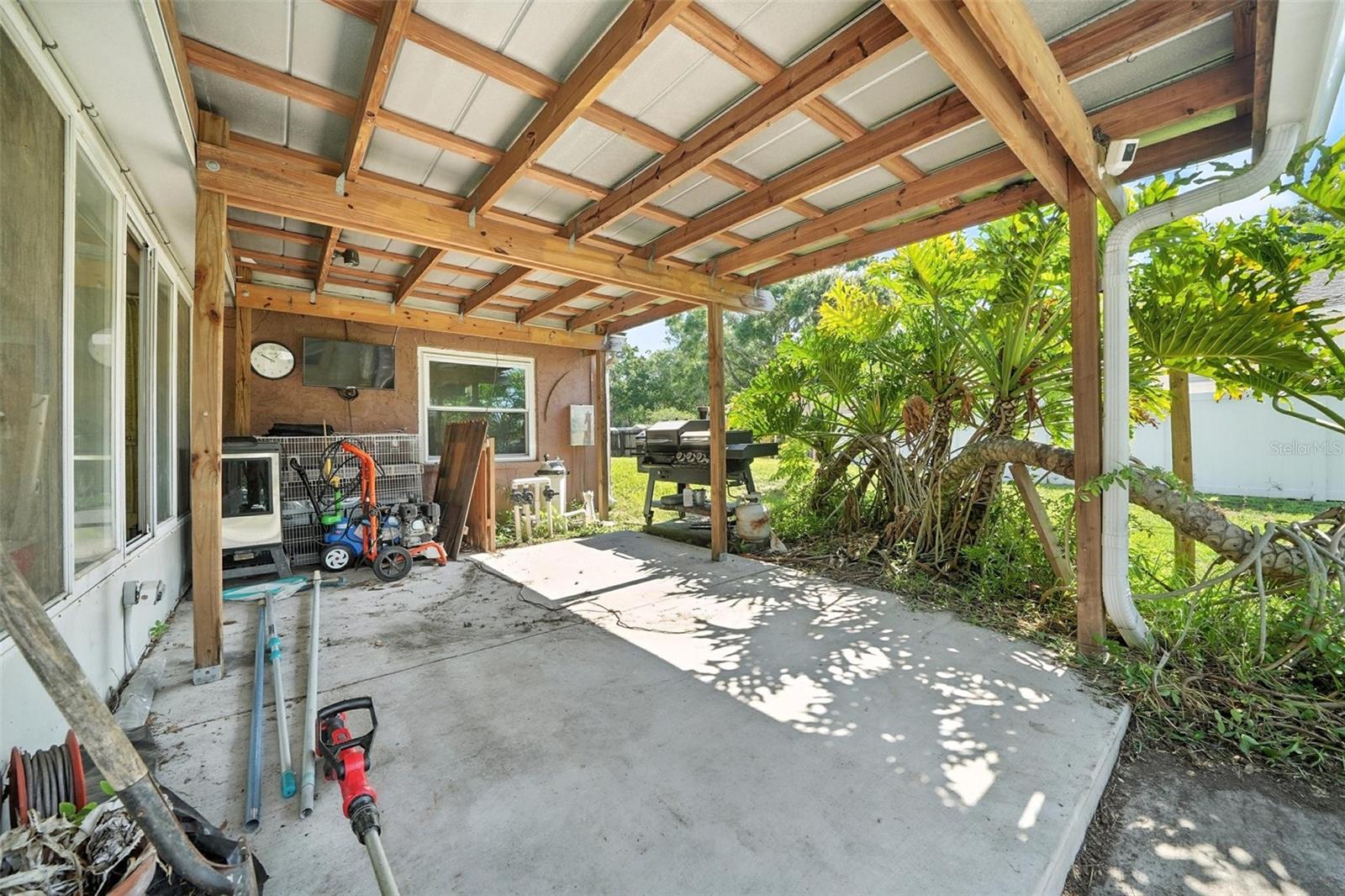 Listing photo id 25 for 22422 Stillwood Drive