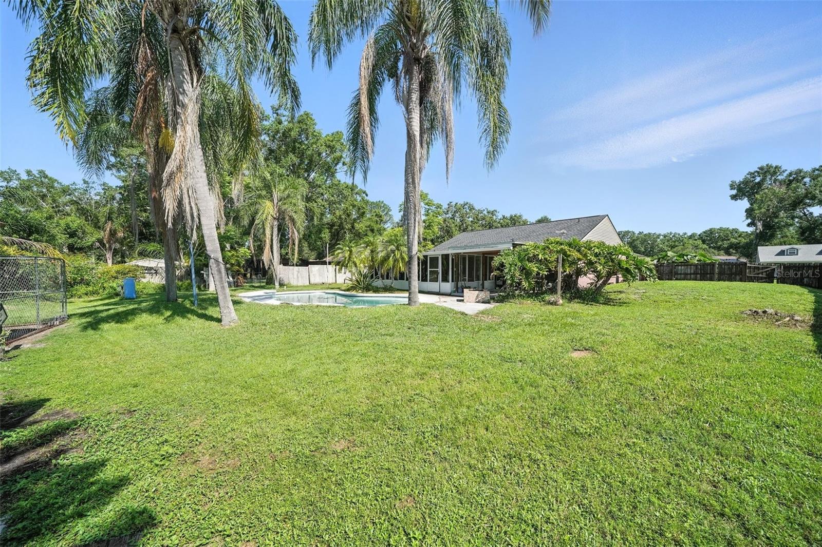 Listing photo id 26 for 22422 Stillwood Drive